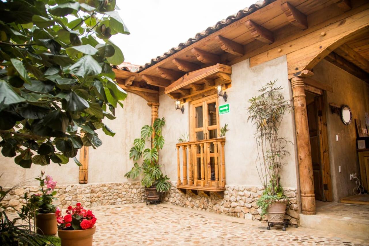 Hotel Casa De Gandhi San Cristóbal de Las Casas エクステリア 写真